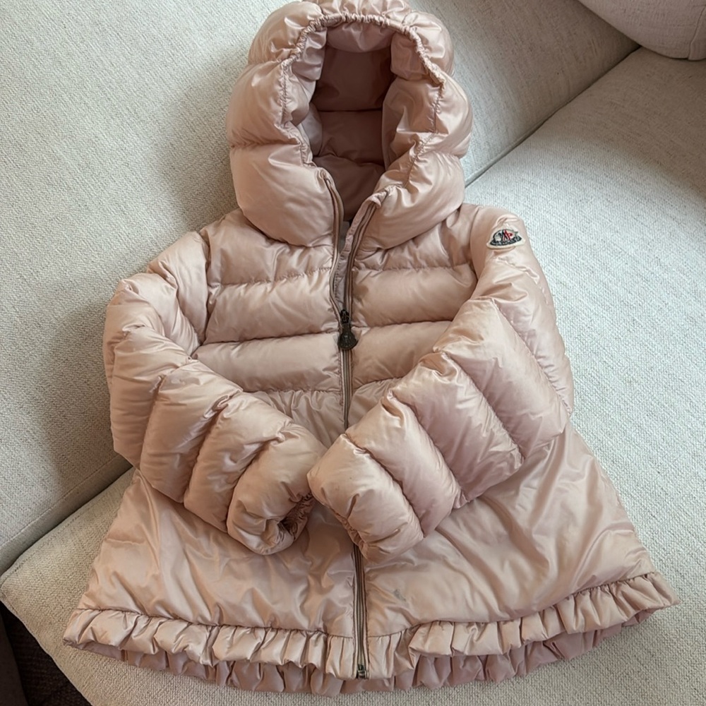 Moncler little girls down jacket blush pink size 3